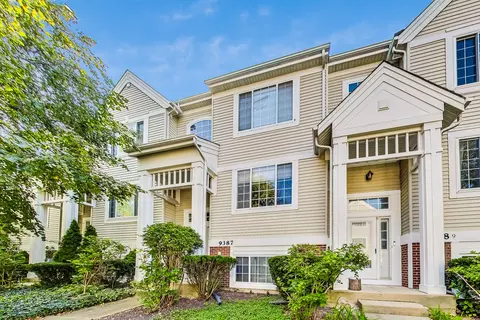 9387 Harrison St, Des Plaines, IL 60016 photo 2