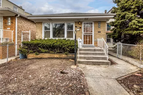 4712 N Kennicott Ave, Chicago, IL 60630