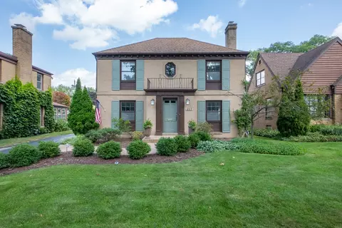 497 S Parkview Ave, Elmhurst, IL 60126