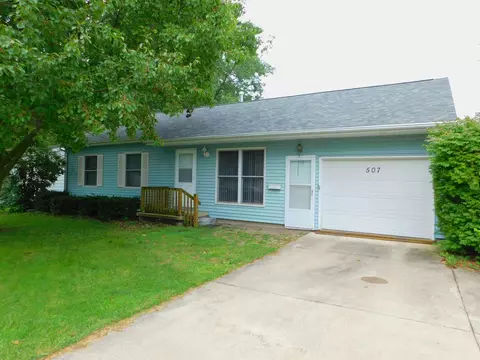 507 N Stanley Dr, Fairbury, IL 61739