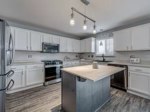 Kitchen - 7503 Rosewind Dr, Plainfield, IL 60586 photo 2 of 4