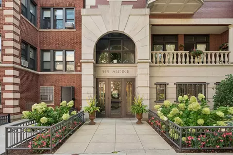 545 W Aldine Ave #3C, Chicago, IL 60657