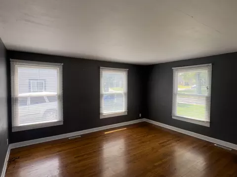 Living - 525 Sunset Dr, Elgin, IL 60123 photo 1 of 2