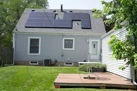 Exterior - 525 Sunset Dr, Elgin, IL 60123 photo 4 of 4