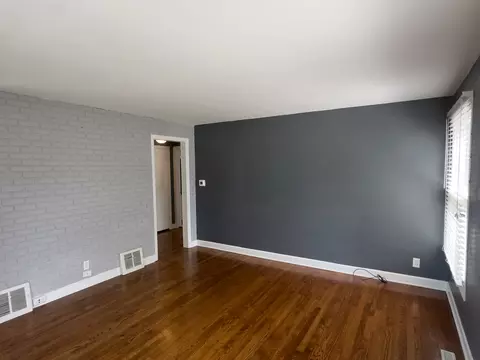 Living - 525 Sunset Dr, Elgin, IL 60123 photo 2 of 2