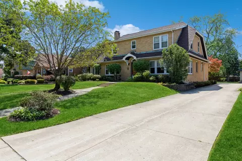 5217 Brown St, Skokie, IL 60077