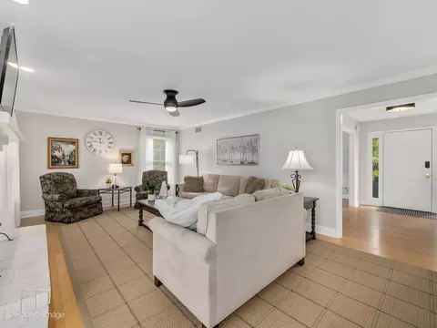 6320 Raleigh Rd, Willowbrook, IL 60527 photo 7
