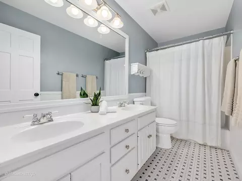 6320 Raleigh Rd, Willowbrook, IL 60527 photo 20