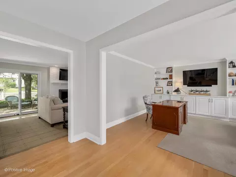 6320 Raleigh Rd, Willowbrook, IL 60527 photo 9
