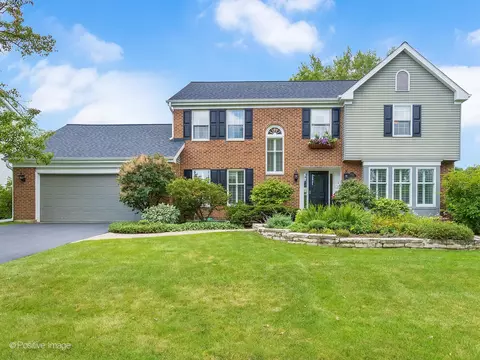 6320 Raleigh Rd, Willowbrook, IL 60527