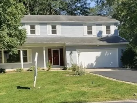 1207 Parkview Dr, Elgin, IL 60123 photo 1