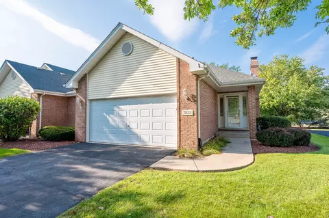 7632 Thistlewood Ln, Frankfort, IL 60423