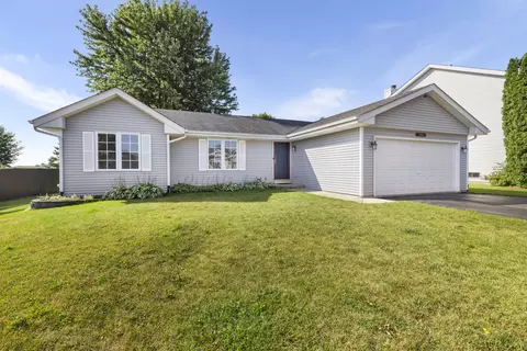 13084 Springhill Dr, Winnebago, IL 61088