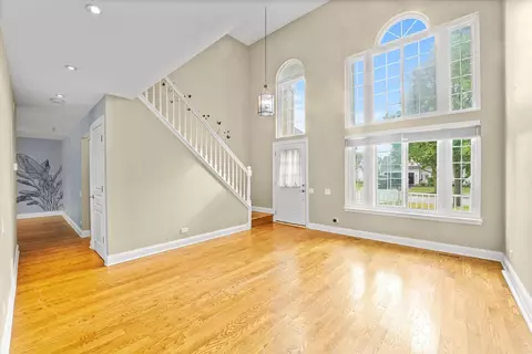502 Ivory Ln, Bartlett, IL 60103 photo 4