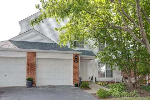 102 Welwyn St, Lake Bluff, IL 60044