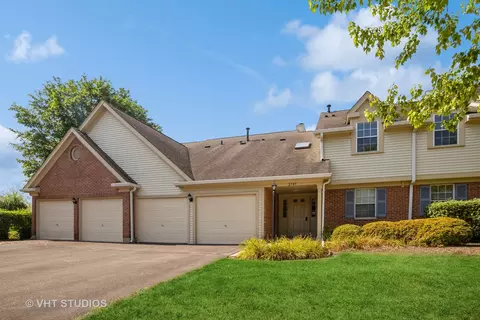 2789 Green Bridge Ct #W2, Schaumburg, IL 60194
