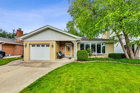 425 N Knight Ave, Park Ridge, IL 60068