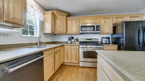 916 Brandy Bend Rd, Roscoe, IL 61073 photo 10