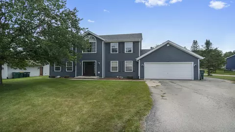 916 Brandy Bend Rd, Roscoe, IL 61073