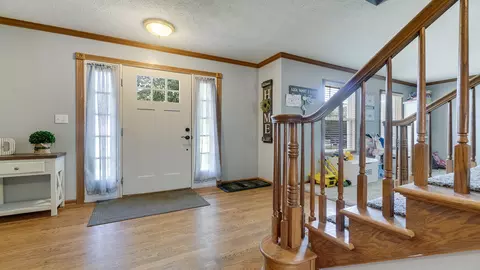 916 Brandy Bend Rd, Roscoe, IL 61073 photo 3