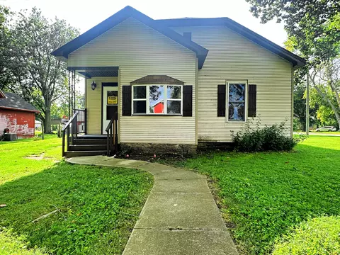 118 Spruce St, Wenona, IL 61377