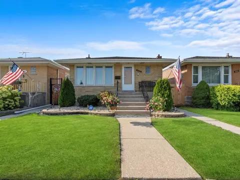 6047 W 63rd Pl, Chicago, IL 60638
