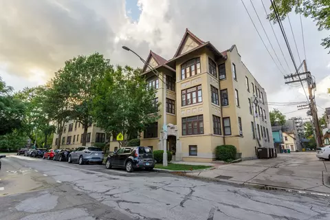 722 Erie St #1, Oak Park, IL 60302