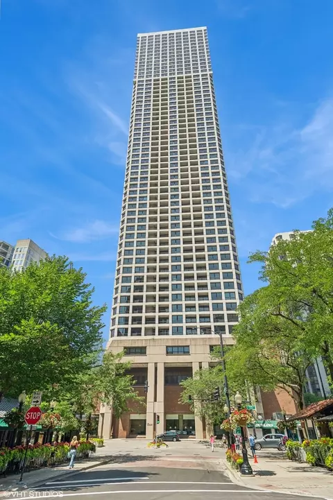 1030 N State St #44E, Chicago, IL 60610