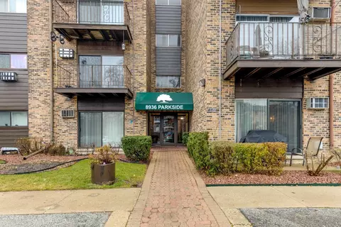 8936 N Parkside Ave #112, Des Plaines, IL 60016