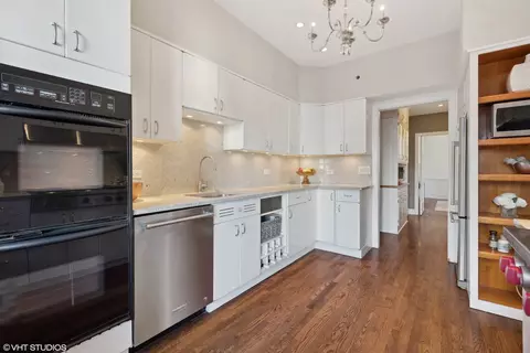 70 E Cedar St #9W, Chicago, IL 60611 photo 12