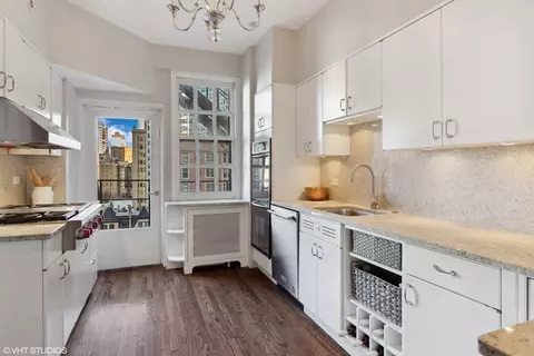 70 E Cedar St #9W, Chicago, IL 60611 photo 11