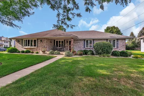 23556 W Matthews St, Plainfield, IL 60586 photo 2