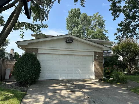 3716 Arcadia St, Skokie, IL 60076