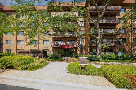 2020 Chestnut Ave #512, Glenview, IL 60025