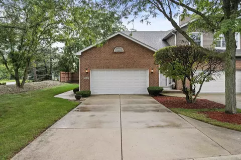 14642 Club Circle Dr, Oak Forest, IL 60452