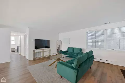 2240 Central St #1G, Evanston, IL 60201 photo 2