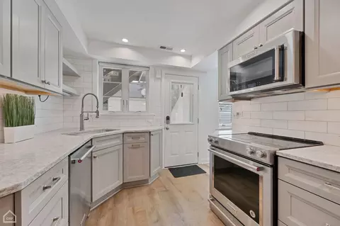2240 Central St #1G, Evanston, IL 60201 photo 6