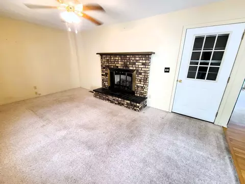 316 Apple St, Dixon, IL 61021 photo 8