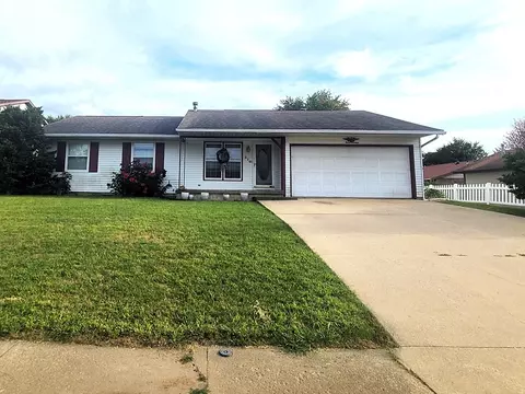 316 Apple St, Dixon, IL 61021