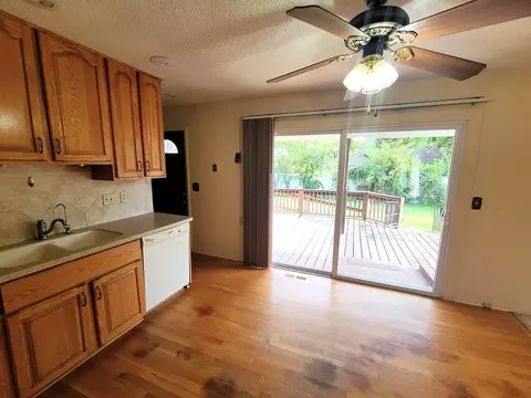 316 Apple St, Dixon, IL 61021 photo 5