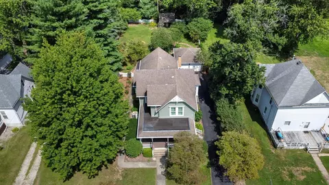View/Area - 332 E Cherry St, Watseka, IL 60970 photo 1 of 2