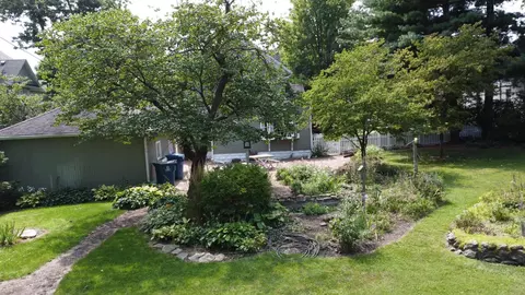 Exterior - 332 E Cherry St, Watseka, IL 60970 photo 18 of 25