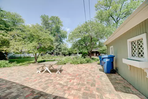 Exterior - 332 E Cherry St, Watseka, IL 60970 photo 12 of 25