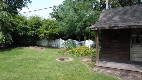Exterior - 332 E Cherry St, Watseka, IL 60970 photo 15 of 25