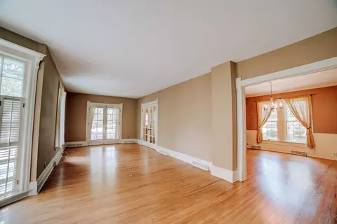 Living - 332 E Cherry St, Watseka, IL 60970 photo 2 of 9