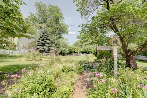Exterior - 332 E Cherry St, Watseka, IL 60970 photo 13 of 25