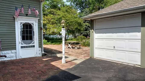 Exterior - 332 E Cherry St, Watseka, IL 60970 photo 10 of 25