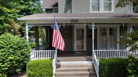 Exterior - 332 E Cherry St, Watseka, IL 60970 photo 2 of 25