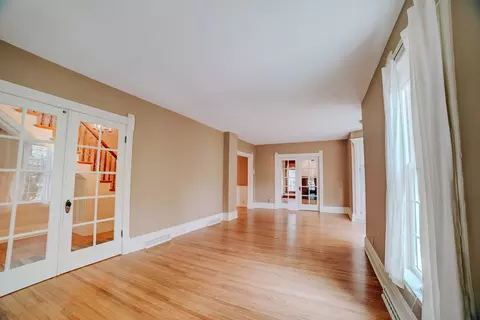 Living - 332 E Cherry St, Watseka, IL 60970 photo 3 of 9
