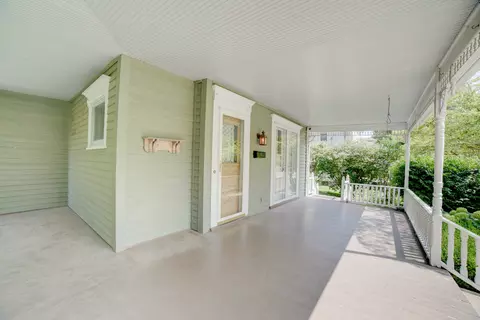 Exterior - 332 E Cherry St, Watseka, IL 60970 photo 4 of 25